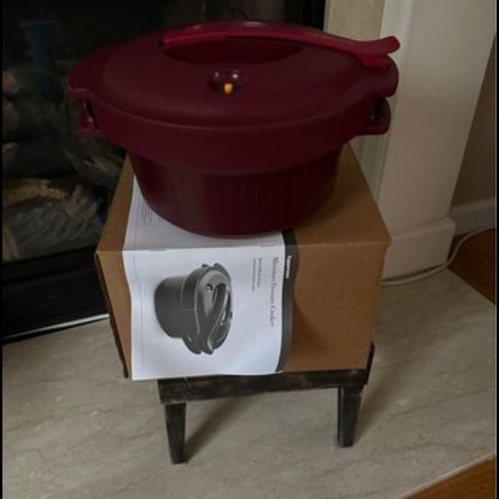 Tupperware pressure cooker